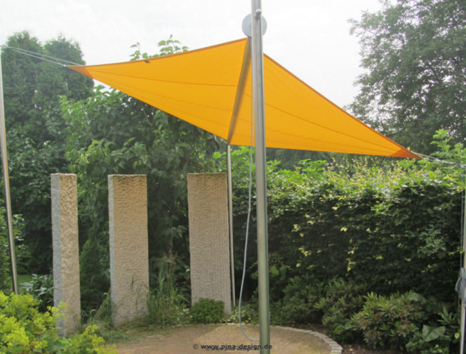 Ahlen – Sonnensegel über Gartenterrasse