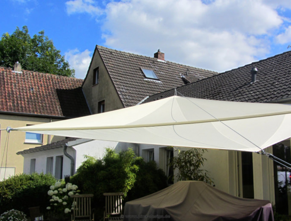 Soest - Sonnensegel über Terrasse