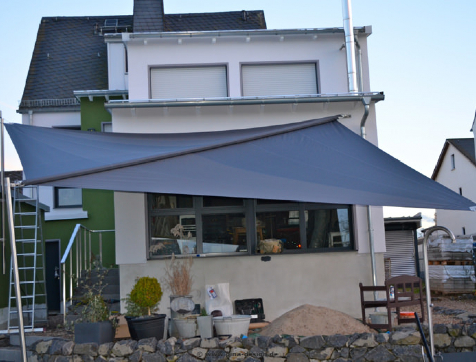 Limburg - Sonnensegel über Terrasse