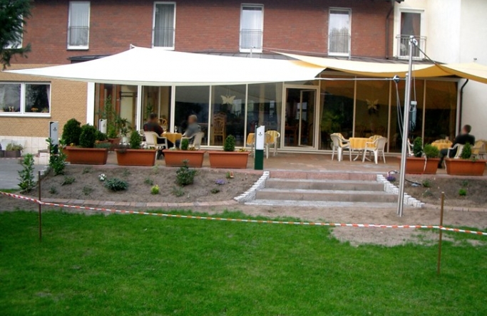 Paderborn I. Sonnensegel Gastronomieterrasse