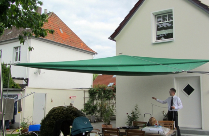 Sonnensegel manuell Soest 2M / 2W grüne