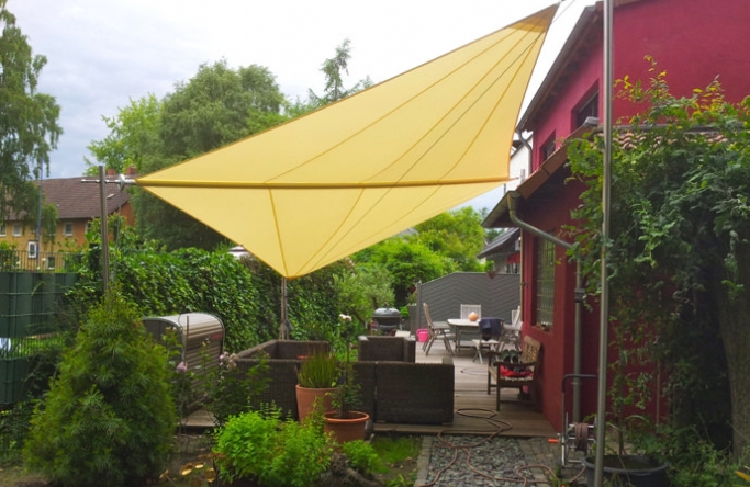 Essen Sonnensegel über Hausterrasse