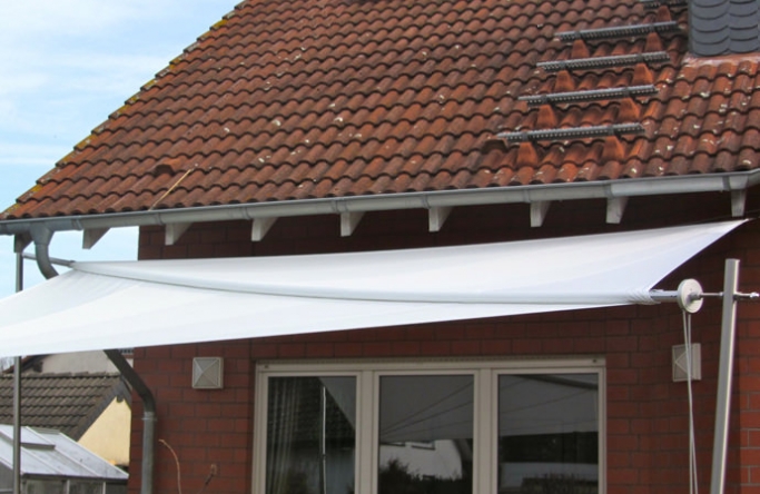 Holzwickede - Sonnensegel auf Terrasse