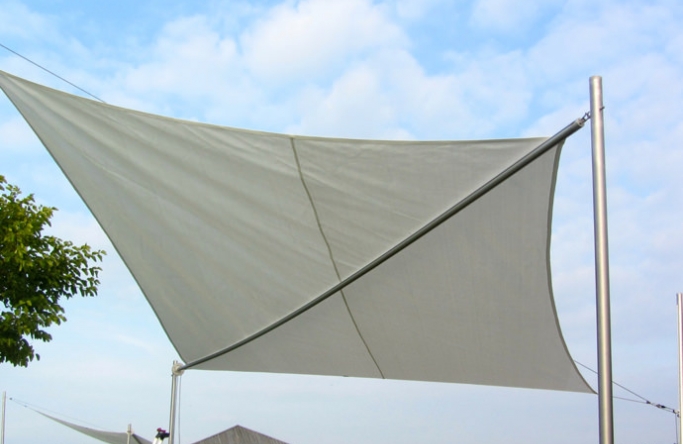 Xanten LVR-Archäologischer Park mehrere Sonnensegel auf Freifläche