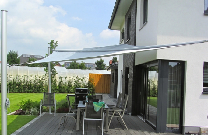 Sonnensegel aufrollbar auf einer Terrasse in Warendorf
