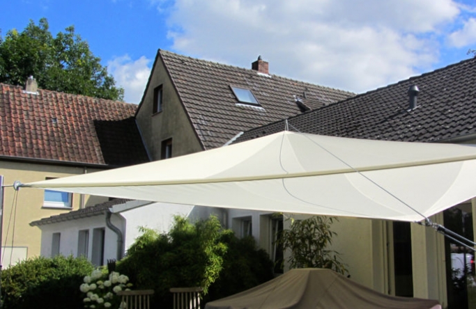 Soest - Sonnensegel über Terrasse