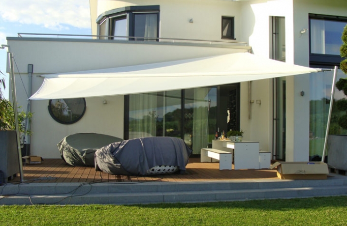 Sonnensegel elektrisch aufrollbar in Lemgo