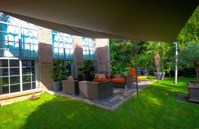 Bad Harzburg elektrisches Sonnensegel über Terrasse