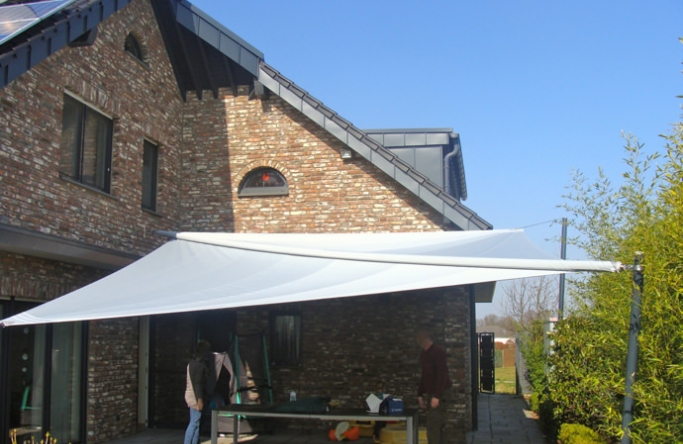 Erkelenz – Sonnensegel Terrasse