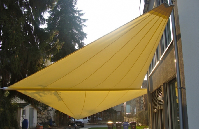 Monheim am Rhein - Sonnensegel auf Terrasse