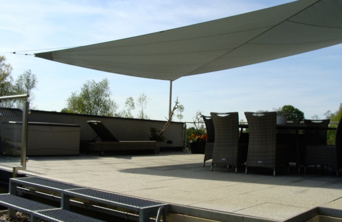 Rostock - Sonnensegel auf Balkon/ Dachterrasse